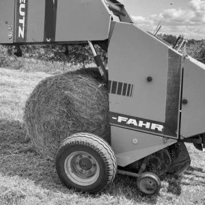 foto lis na kulaté balíky 1.5m seno přívěs agro za traktor Deutz-Fahr RB3.55
